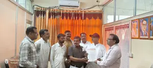 शिक्षकों की लंबित समस्याओं को लेकर राज्य कर्मचारी संघ ने सौंपा ज्ञापन