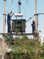 बकाया बिजली बिल पर कार्रवाई, ट्रांसफार्मर हटाया गया