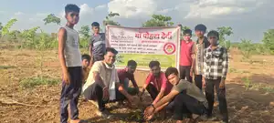 "एक पेड़ मां के नाम: युवाओं ने दिया पर्यावरण संरक्षण का संदेश, समाज सेवा के साथ हरियाली का संकल्प"