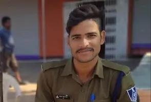 टीकमगढ़ में आरक्षक की दबंगई का वीडियो वायरल, नाबालिग से मारपीट के आरोप में निलंबित