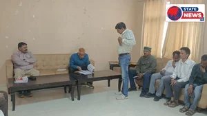 राज्य निर्वाचन आयोग द्वारा नियुक्‍त प्रेक्षक ने नगरीय निकाय तथा ग्राम पंचायतों की फोटोयुक्त मतदाता सूची के वार्षिक पुनरीक्षण के संबंध में ली