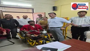 दतिया में दिव्यांग अनिल झा को मिली बैटरी ट्राइसाइकिल, बदली जिंदगी