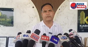 *50 लाख दो नहीं तो फंसा दूंगा...*  *विकास सचदेव पर ब्लैकमेल करने के आरोप*  बीते दिनों मध्य प्रदेश शासन ने सीएम हेल्पलाइन जैसे शिकायत निवारण 