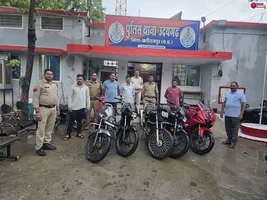 उदयगढ़ पुलिस की बड़ी कामयाबी: अंतर-जिला वाहन चोर गिरोह का भंडाफोड़, 20 लाख के 7 चोरी के वाहन बरामद गुजरात और इंदौर से चोरी किए गए 2 ट्रैक्टर