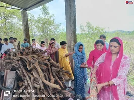 *हसलपुर में बेटियों ने निभाया बेटे का फर्ज, 6 बहनों ने पिता को दी मुखाग्नि*