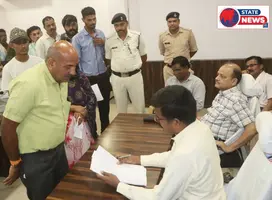 सतना: जनसुनवाई में कलेक्टर ने सुनी 125 आवेदकों की समस्याएं, त्वरित निराकरण के दिए निर्देश