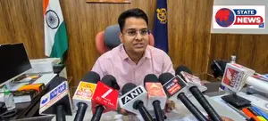 रनेह पुलिस अभिरक्षा से भागा आरोपी गिरफ्तार,चल रही पूछताछ ,मामले में तीन पुलिसकर्मी हो चुके निलंबित... 