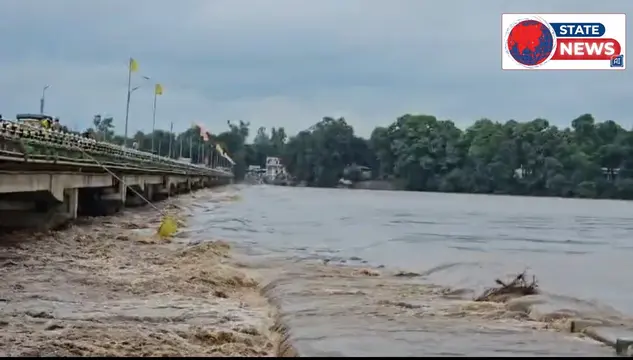 मंडला एवं आसपास के जिलों में भारी बारिश नर्मदा का बढ़ा जल...