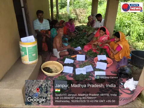 बालाघाट के जानपुर में कृषि सखियों ने तैयार किए निमास्त्र और अग्निअस्त्र