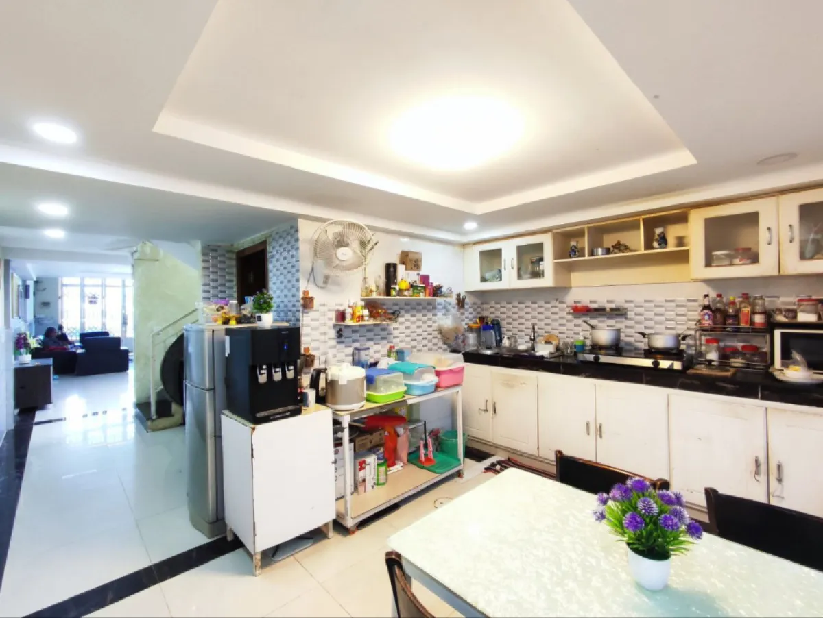 Phnom Penh House – 1