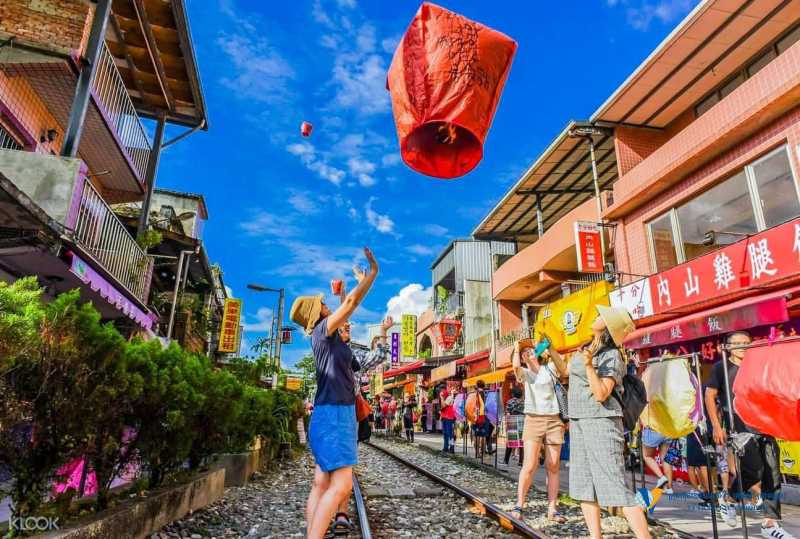 រីករាយកញ្ចប់ដំណើរកំសាន្ដទៅកាន់កោះតៃវ៉ាន់ ទីក្រុងតៃបុិ-ថាយចុង-បឹងសូរិយាចន្រ្ទា-អគារតៃបុិ101 5ថ្ងៃ4យប់!!!