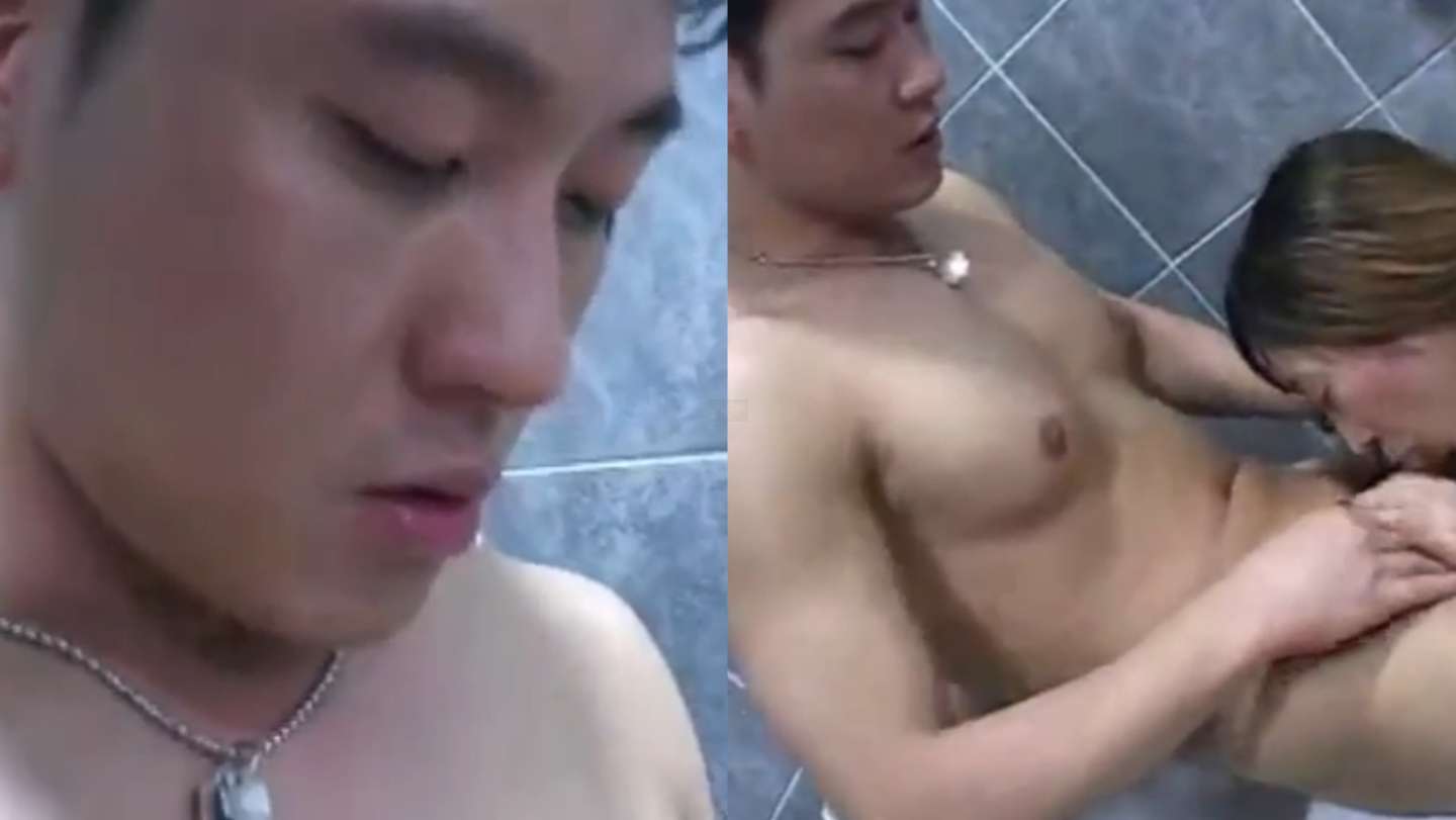 Hot boy Hàn Quốc chịch gái trong nhà vệ sinh