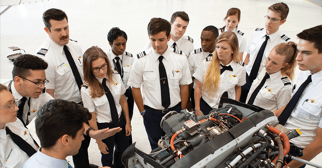 Houston Texas Flight Training School: Learn to Fly with Expert Instructors | by American Flyers Houston | Jul, 2023 | Medium