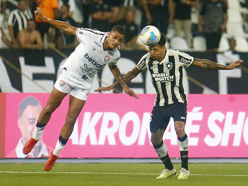 Soi kèo Vitoria vs Botafogo lúc 7h30 ngày 12/7/2024