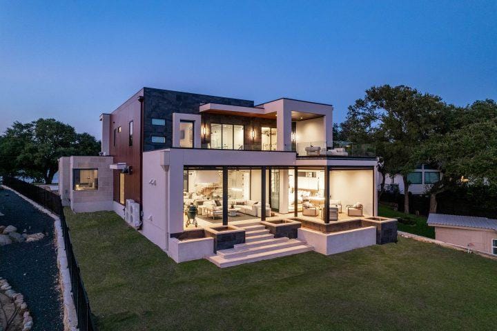 Who is the Highest Rated Home Builder in Austin? | by Zbranek & Holt Custom Homes | Jan, 2025 | Medium