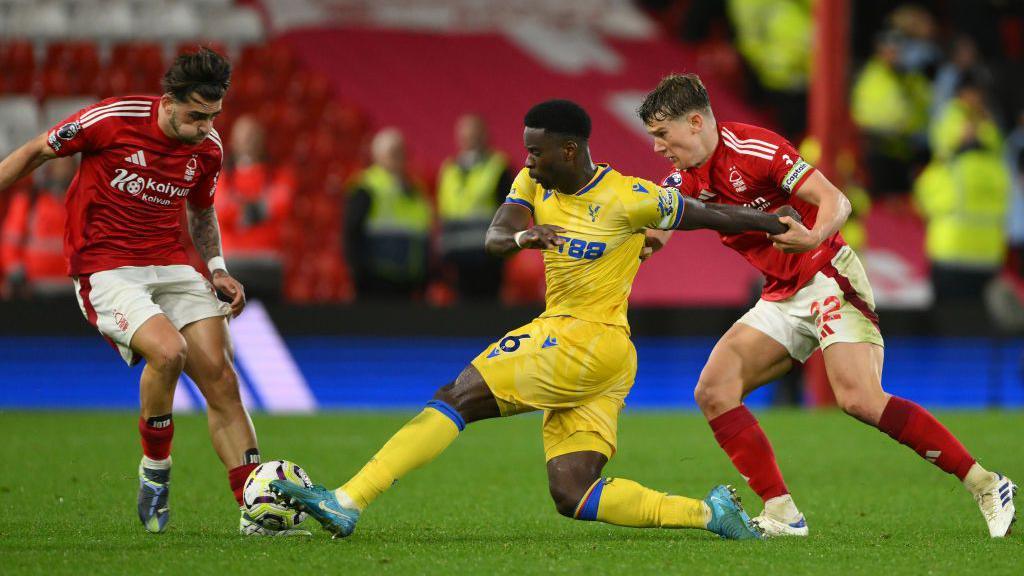 Soi kèo Crystal Palace vs Nottingham Forest lúc 02h00 ngày 6/5/2025