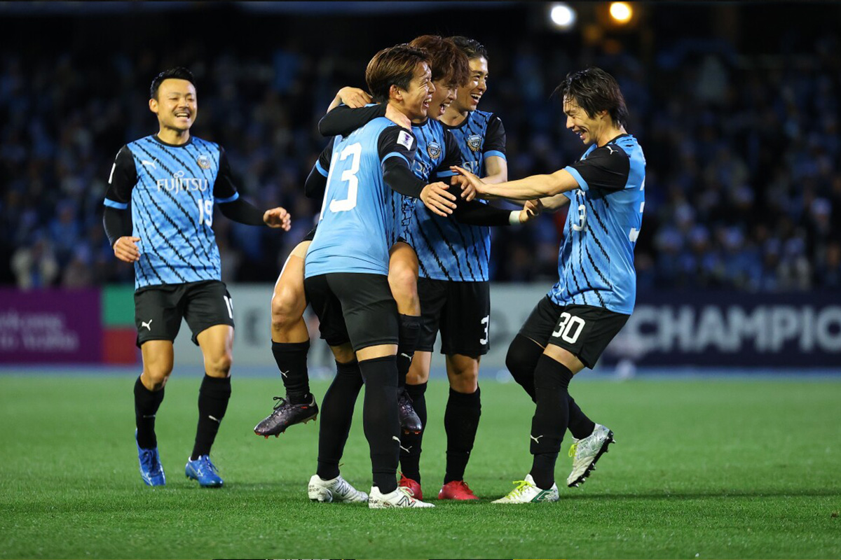 Soi kèo Kawasaki Frontale vs Yokohama lúc 17h00 ngày 14/5/2025