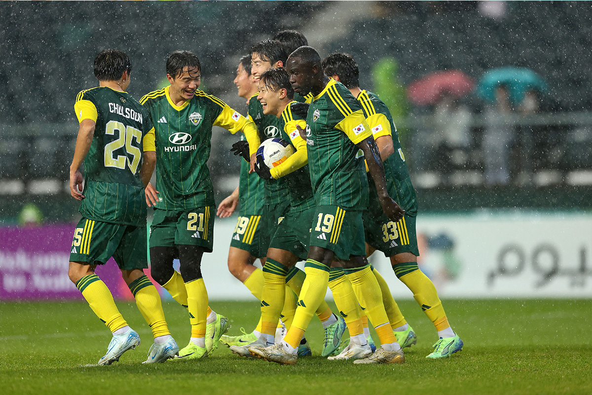 Soi kèo Gangwon vs Jeonbuk lúc 17h30 ngày 13/6/2025