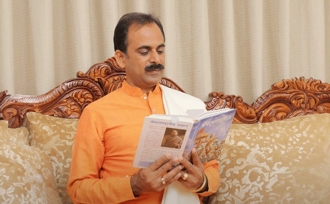 Acharya Manish Ji: Leading Holistic Health Expert in Ayurveda