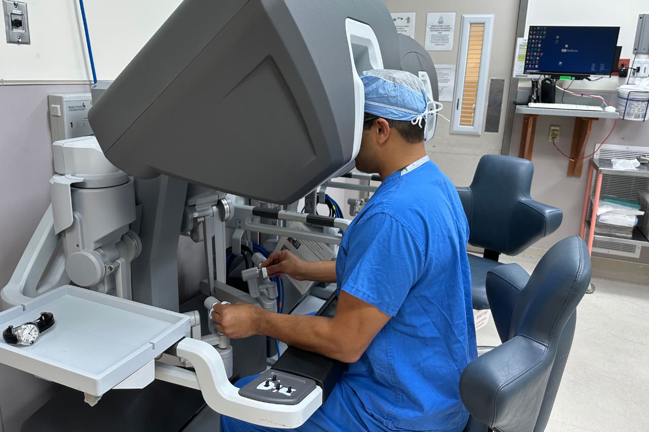 Evolusi Transplantasi Hati: Dari Bedah Besar Hingga Presisi Robotik