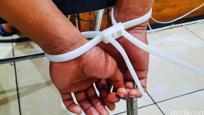 Polda Sultra Tetapkan Dua Polisi Tersangka Penganiayaan Wartawan di Baubau
