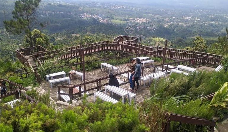 Wisata Alam Romantis di Bogor! Tempat Tenang Buat Kamu dan Dia