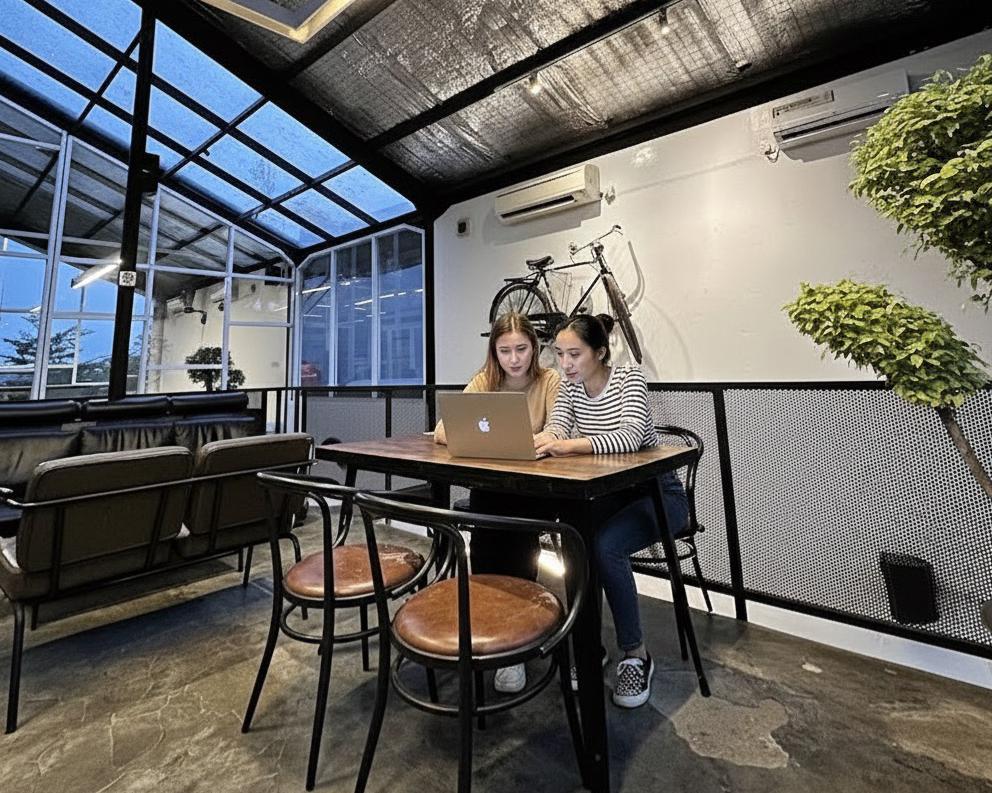 Lebih dari Sekadar Kafe, Asimetri Kopi Menjadi Ruang Aman bagi Kreator dan Jiwa-Jiwa Sunyi