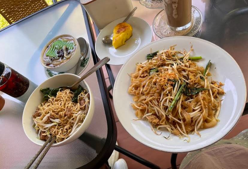 Jejak Rasa Kalimantan di Kota Hujan! Cerita Dapur Shahnaz Kopitiam Menjaga Warisan Masakan Pontianak