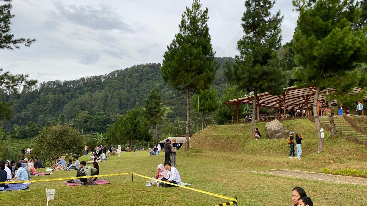 Saat Ngopi Jadi Alasan Berhenti Sejenak! Kisah Humaira Coffee Cafe Viral di Puncak