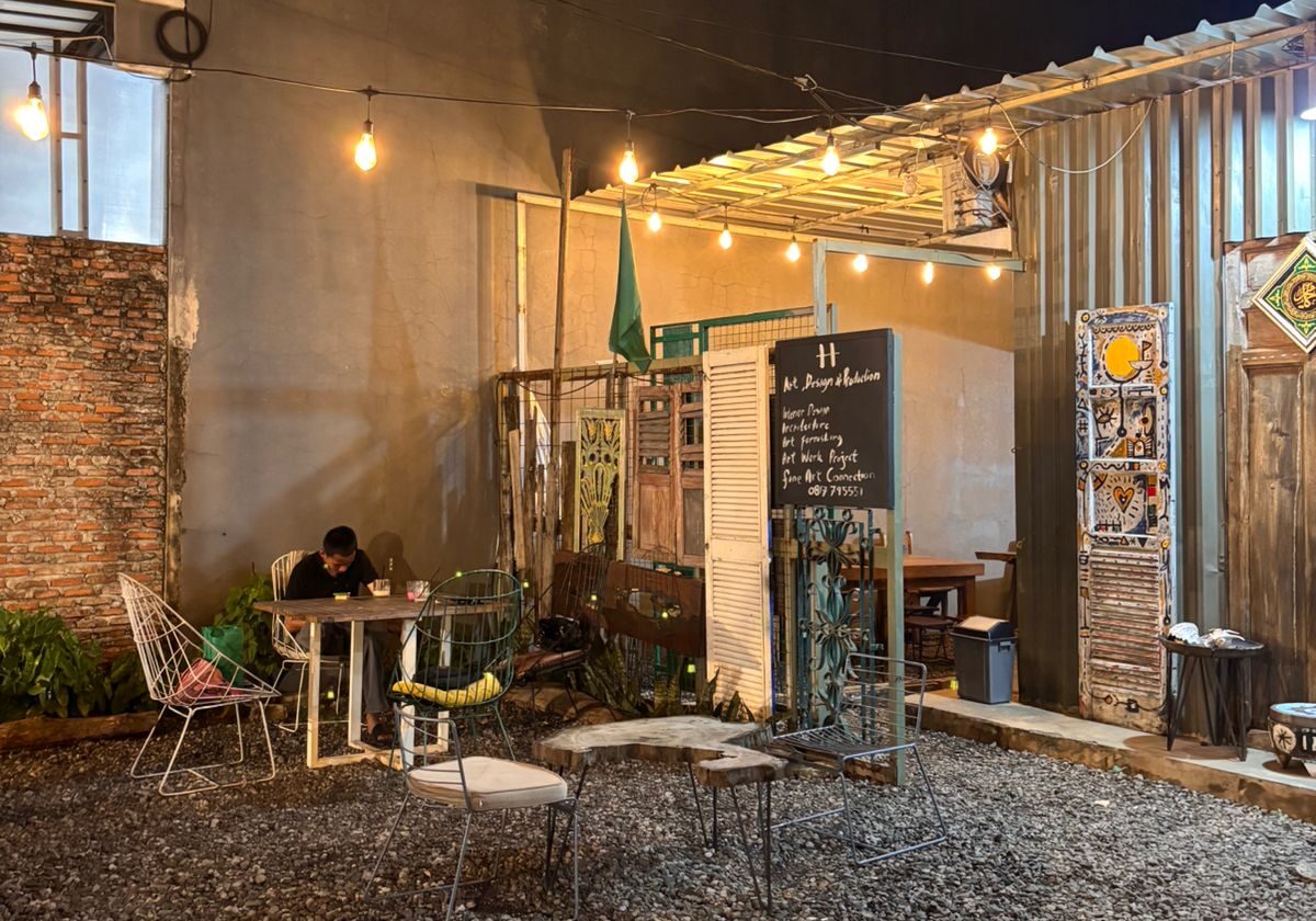 Kopitara Berkah Rajeg, Kedai Kopi Vintage Artsy yang Mendadak Viral di Bogor