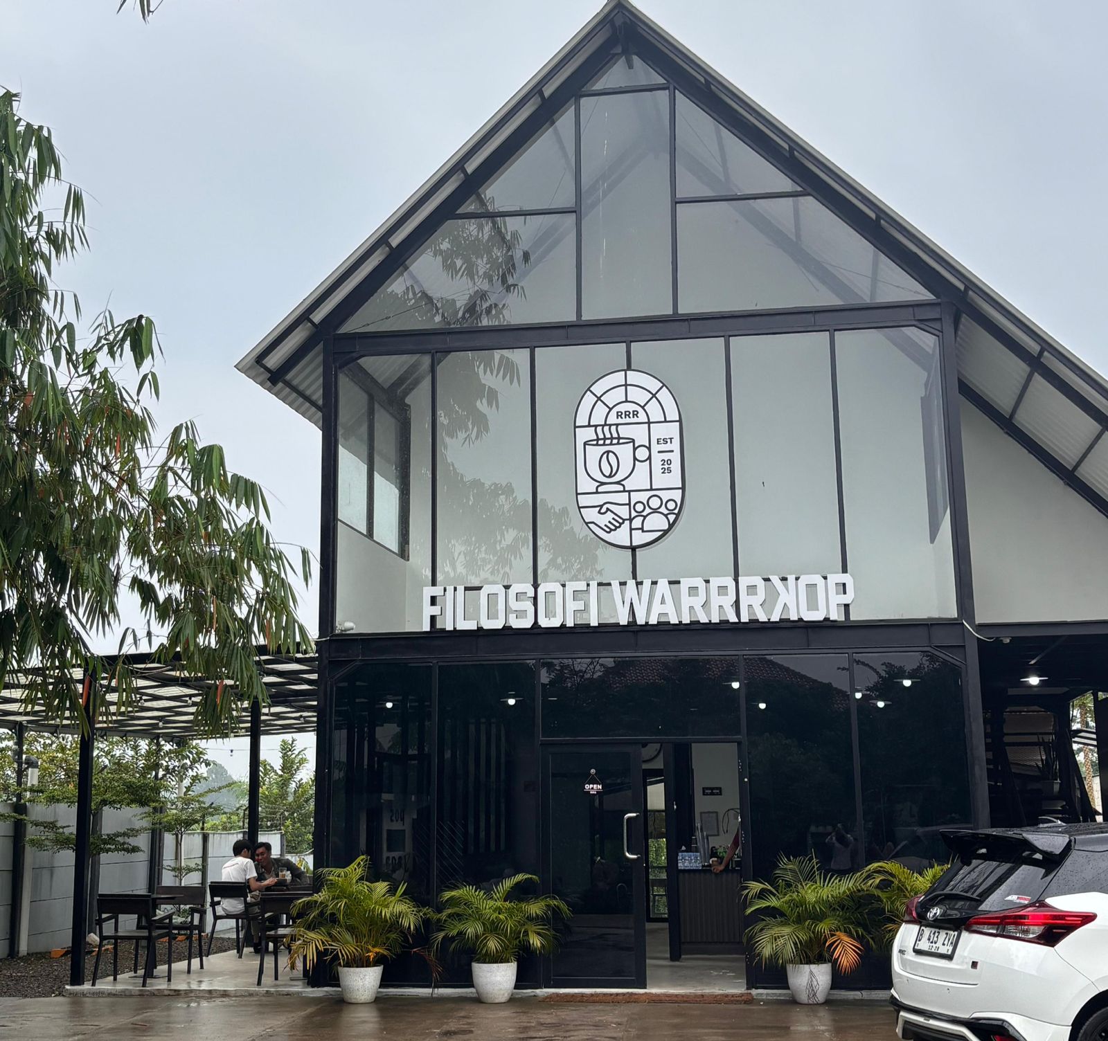 Filosofi Warkop Hadirkan Konsep Baru, Ramah WFC dan Kids Friendly