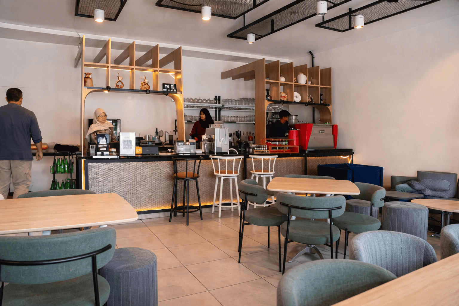 Rekomendasi Tempat Bukber di Bogor: De Auntea Coffee n Eatery Punya Area Nongkrong Cozy