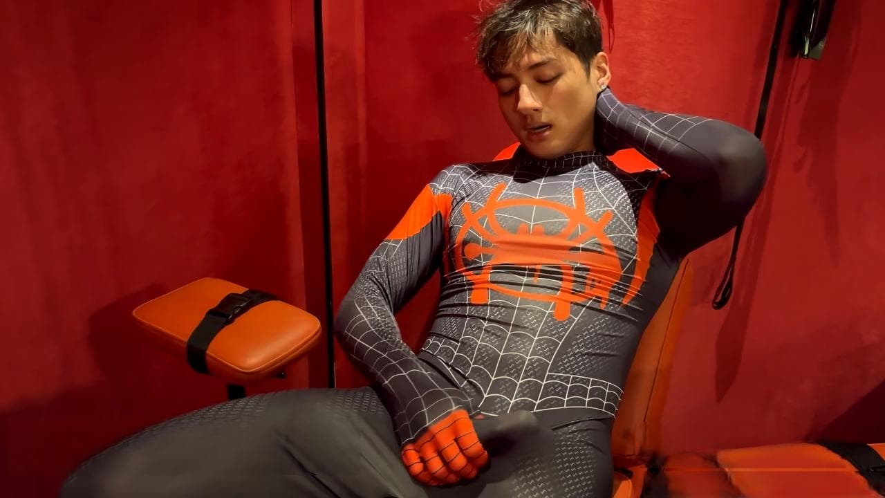  Bevis.asian spider cum