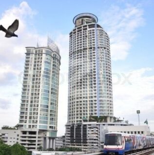 สกาย วอล์ค คอนโดมิเนียม Skywalk Condominium