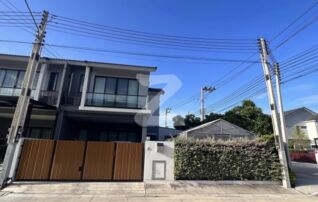 🥳House for Sales ขายบ้านแฝด2 ชั้นหลังมุมติดถนนหลัก  หมู่บ้าน บลิซ (ศุภาลัย) ต.บึง อ.ศรีราชา   พื้นที่ 48.9ตรว. หันหน้าทิศเหนือ  3.35 ล้านบาท🦭  : เจ้าของขายเอง (งดรับนายหน้า)