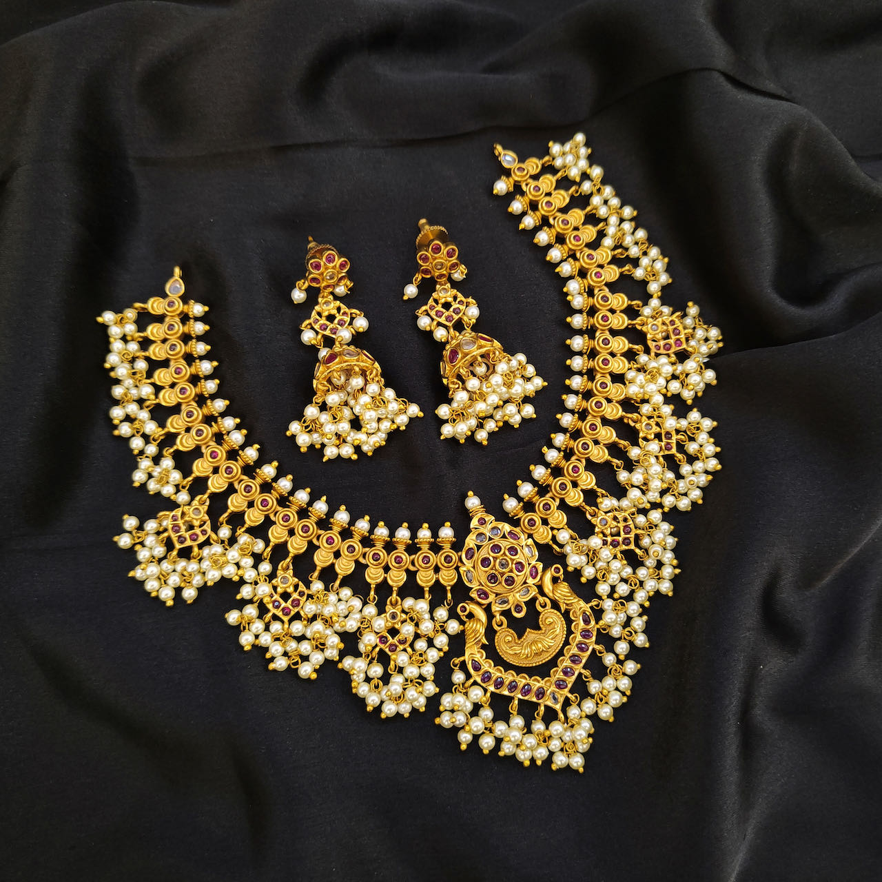 Shop Indian Antique Gold Necklace Sets Online | Akruti Collections