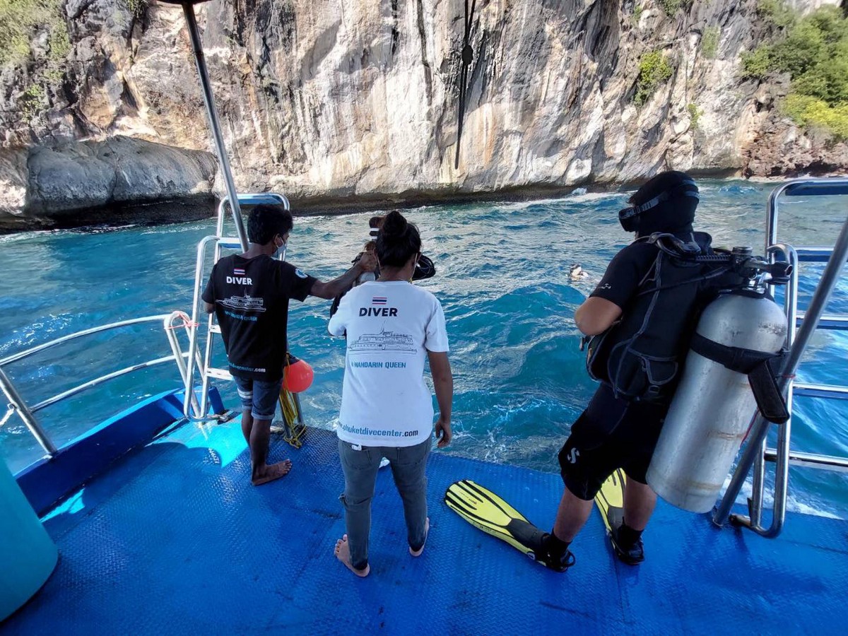 Look for Scuba Diving Tips for Beginners: For the First Diving Trip | by Phuket Dive Center | Mar, 2022 | Medium