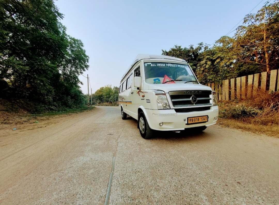Luxury Tempo Traveller Hire in Delhi I Tempo Traveller Rental