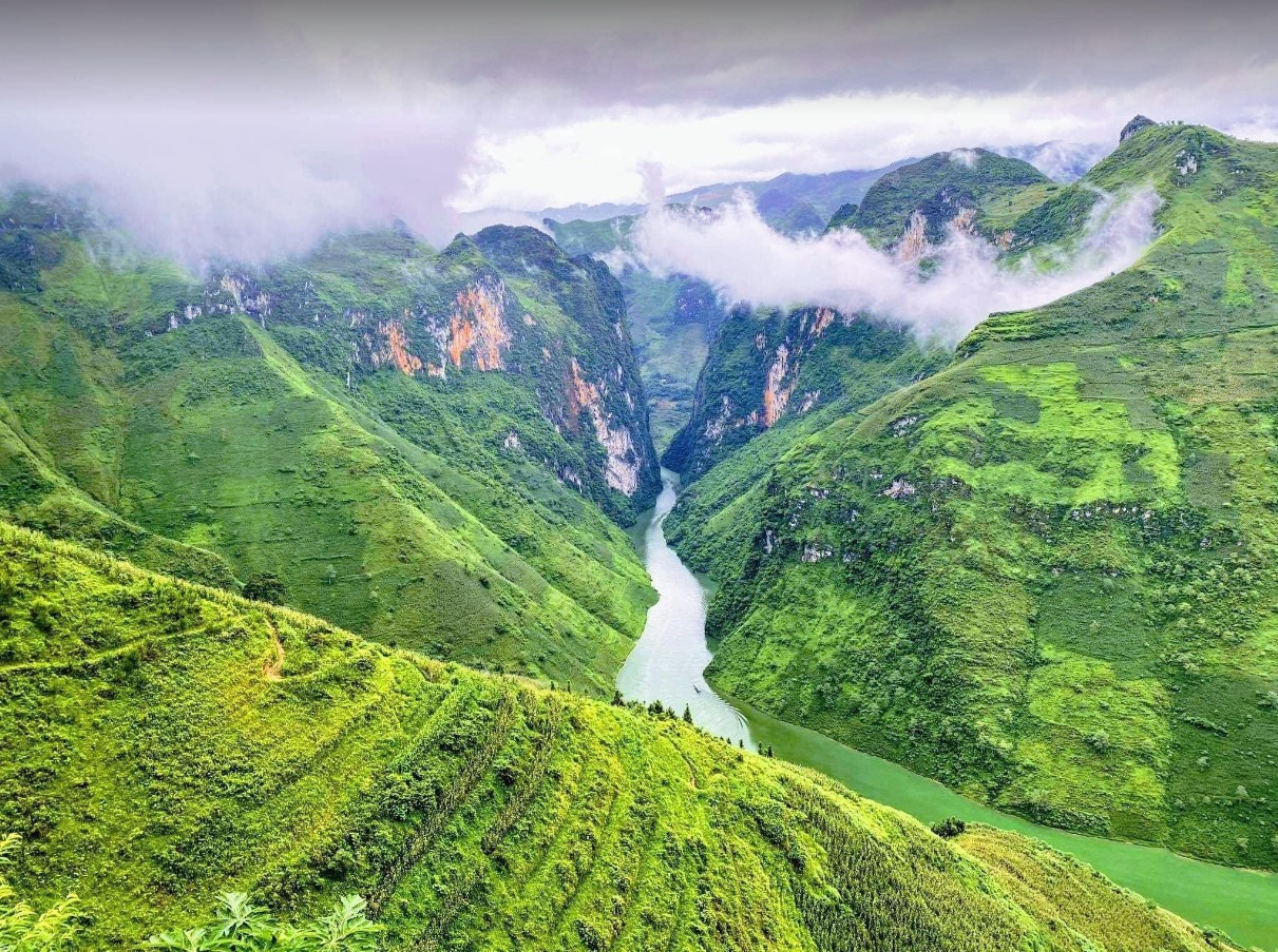Best Ha Giang Motorcycle Tours | Meditourshagiang.com