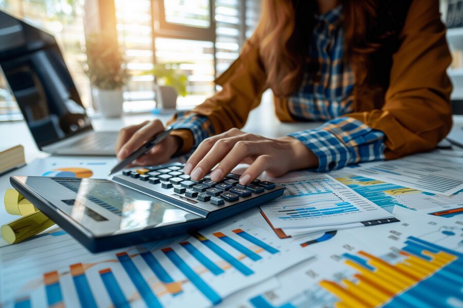 Top 5 Benefits of Hiring Financial Accounting Advisory Services  – Ray Charles