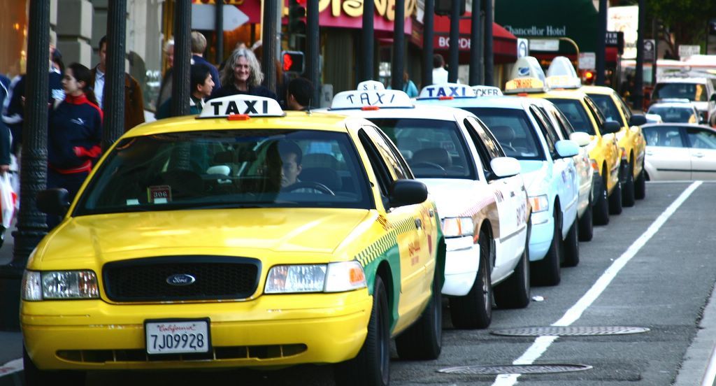 How to stay safe when riding in a Frankston taxi | LogCla.com