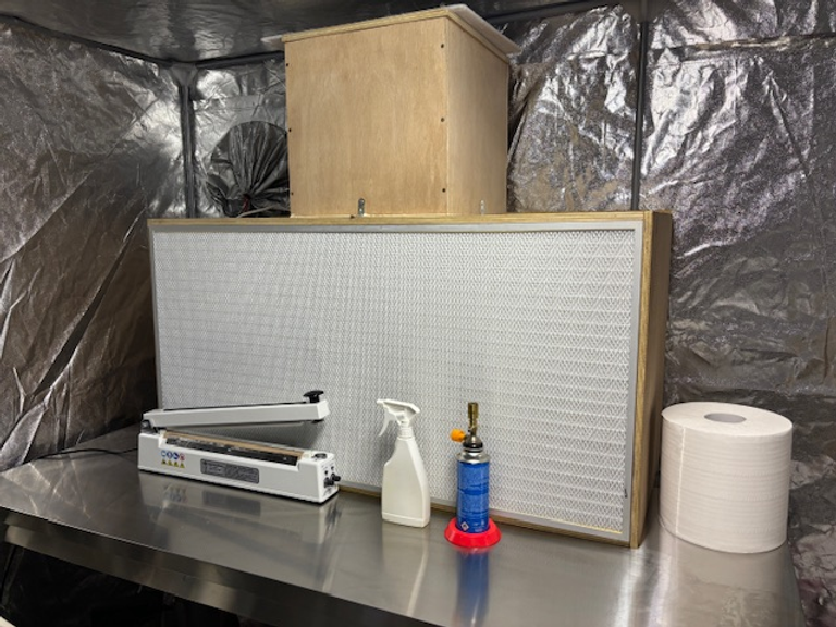 Hotte à flux laminaire verticale ou horizontale : comment choisir ?