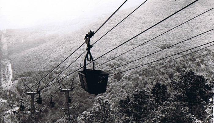 INDUSTRIAL CABLEWAY AND MATERIAL HANDLING ROPEWAYS FOR BULK MATERIAL HANDLING - M&M Ropeways