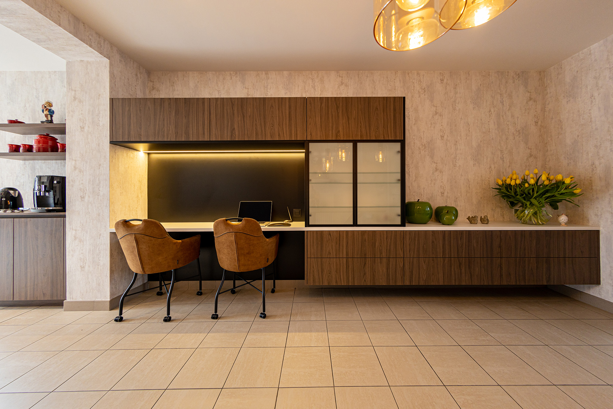 Thuiswerken in stijl met een bureau op maat - Keukens Vervenne