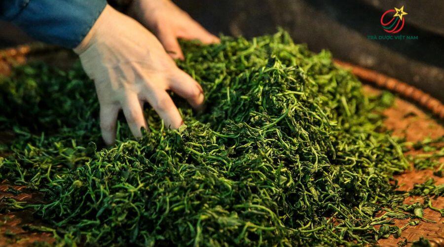 Sao trà là gì? Quy trình sao trà thủ công và hiện đại
