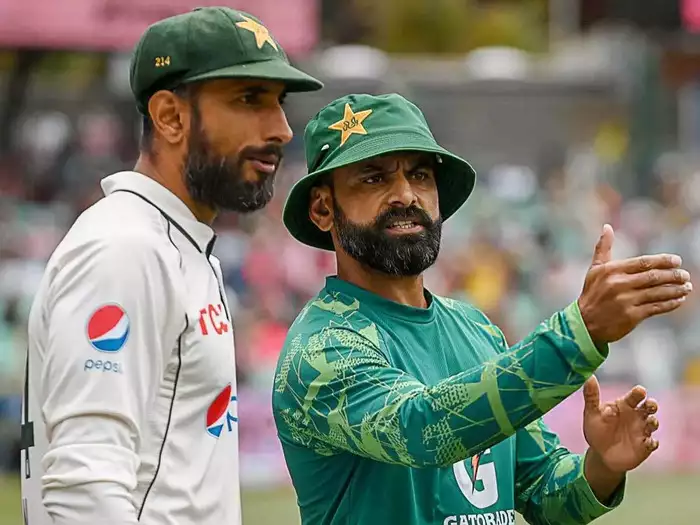 पाकिस्तान क्रिकेट बोर्ड ने मोहम्मद हफीज से तोड़ा नाता, दो सीरीज के बाद ही छीन लिया पद