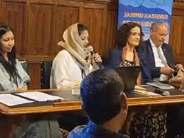 कश्मीरी पत्रकार लंदन में बोली झूठ न फैलाए PAK :  मैं मलाला नहीं, मुझे आतंकियों से बचने के लिए भारत से भागना नहीं पड़ेगा