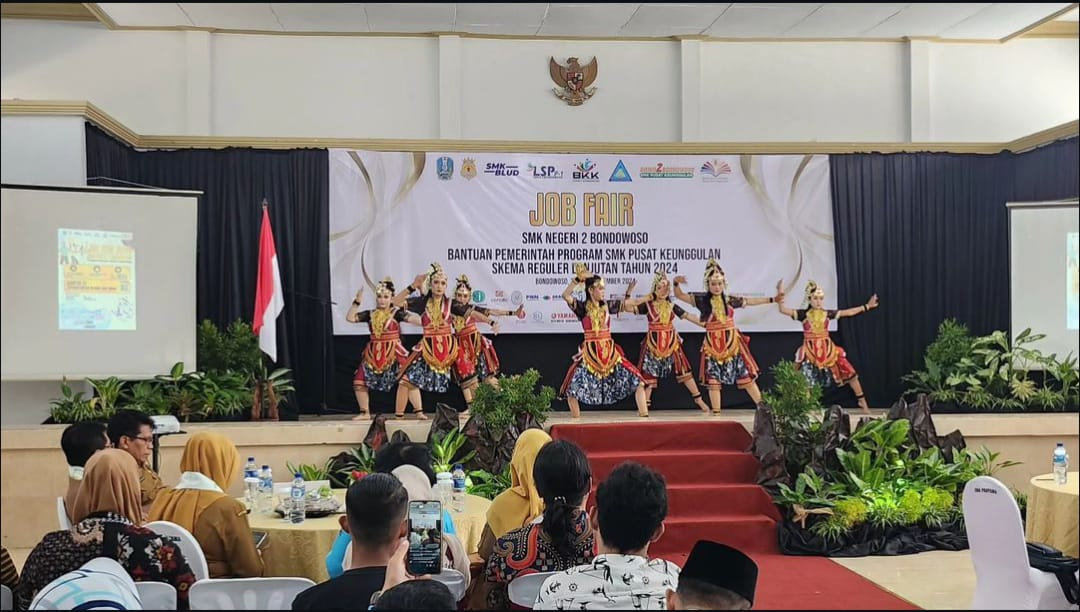 TopLoker.com & Universitas STEKOM Hadir di Job Fair SMKN 2 Bondowoso: Mendorong Karier Siswa ke Level Berikutnya