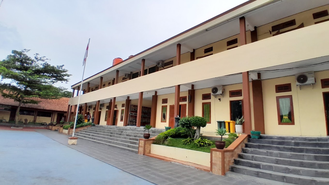 Toploker.com dan Universitas STEKOM Ramaikan Hari Kedua Job Fair di SMK N 1 Miri Sragen