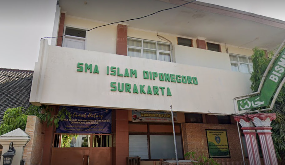 Sosialisasi Penerimaan Mahasiswa Baru Universitas STEKOM dan TopLoker.com di SMA Islam Diponegoro Surakarta
